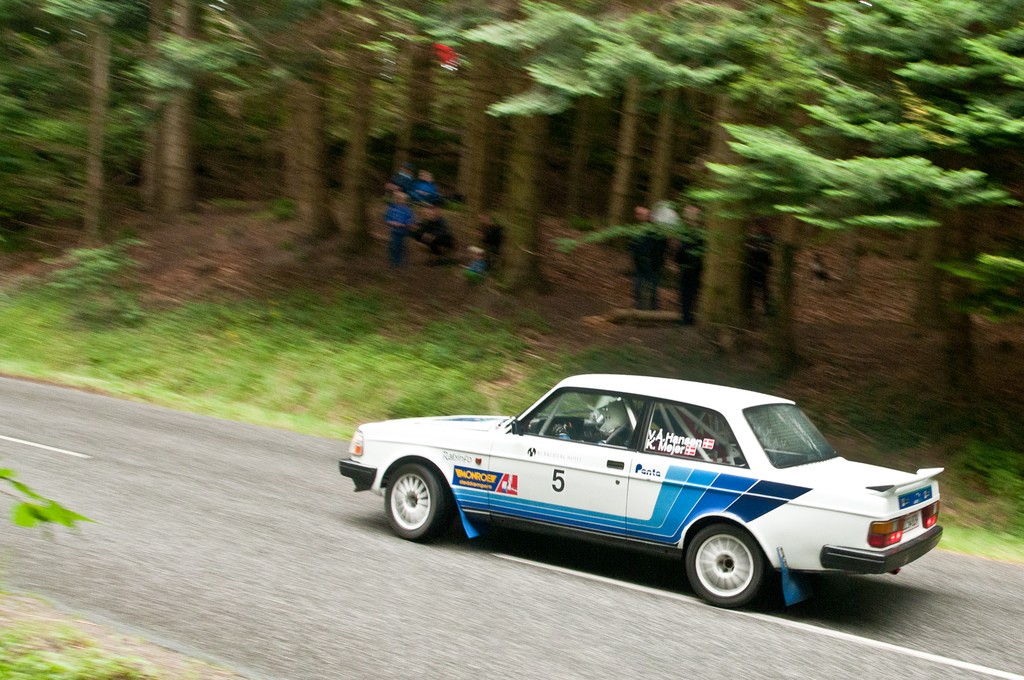 Kurt Mejer på Munkebjergbakken, på vej mod den generelle 3. plads
(Foto: rallypics.dk)